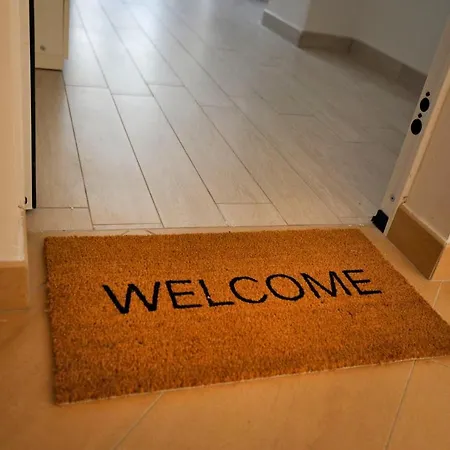 Ur-nest Dolfi Apartment