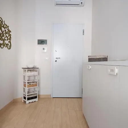 Ur-nest Dolfi Apartament Bolonia